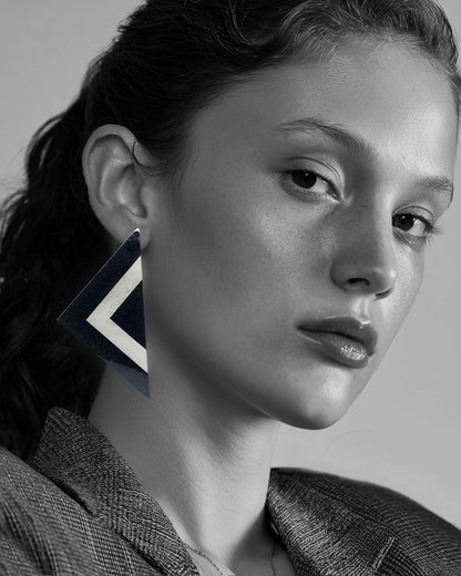 BLACK SILK SQUARE EARRINGS